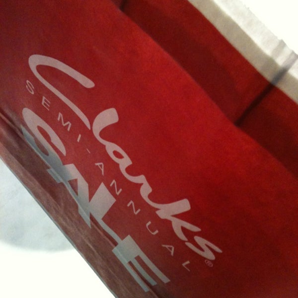 clarks montgomery mall