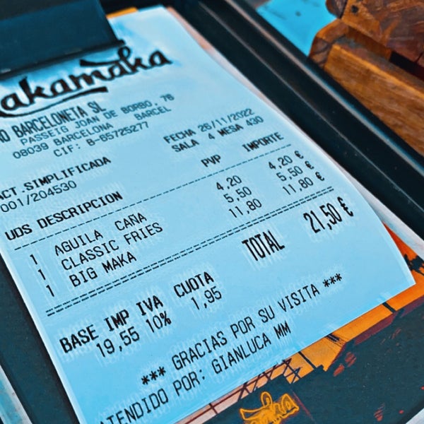 Foto tirada no(a) Makamaka Beach Burger Café por NasserPro.. ♬ em 11/27/2022