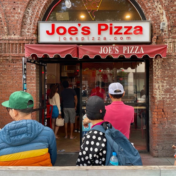 รูปภาพถ่ายที่ Joe&#39;s Pizza โดย Abdulmalik A. เมื่อ 5/30/2023