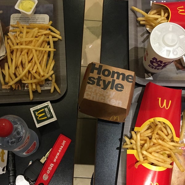 Photo taken at McDonald&#39;s by にこらす on 9/14/2019