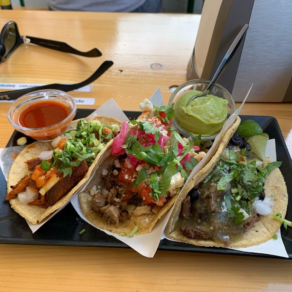 Delicious tacos - each one of them. It’s just a bit messy eating them. So be prepared! 🥱😋
