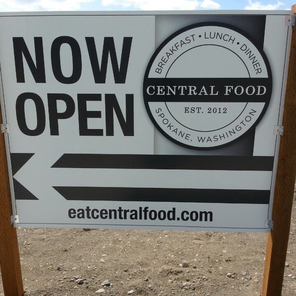 รูปภาพถ่ายที่ Central Food โดย mikey เมื่อ 4/2/2013
