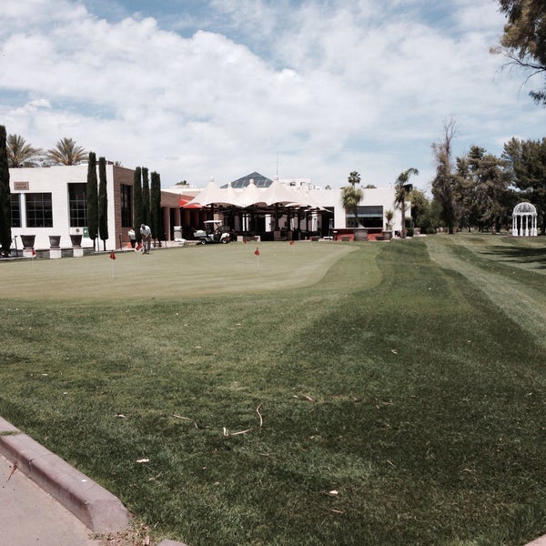 Foto diambil di Orange Tree Golf Resort oleh Galen D. pada 5/6/2015