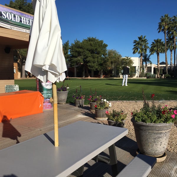 รูปภาพถ่ายที่ Orange Tree Golf Resort โดย Galen D. เมื่อ 2/15/2017