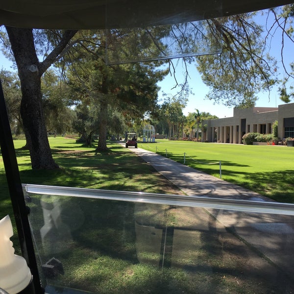 รูปภาพถ่ายที่ Orange Tree Golf Resort โดย Galen D. เมื่อ 11/2/2016