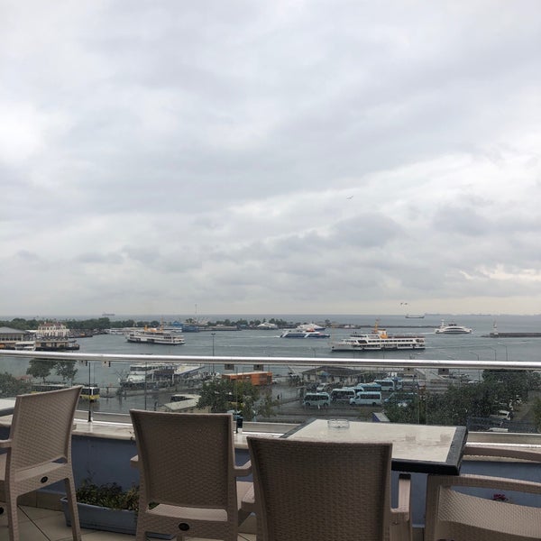 รูปภาพถ่ายที่ Deniz Hotel โดย Oktay G. เมื่อ 7/11/2019