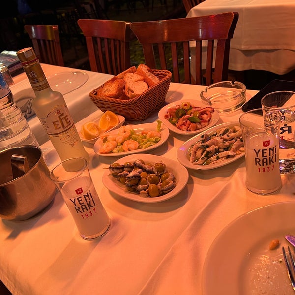 Photo prise au Abbas Restaurant par Mohamad S. le3/18/2022