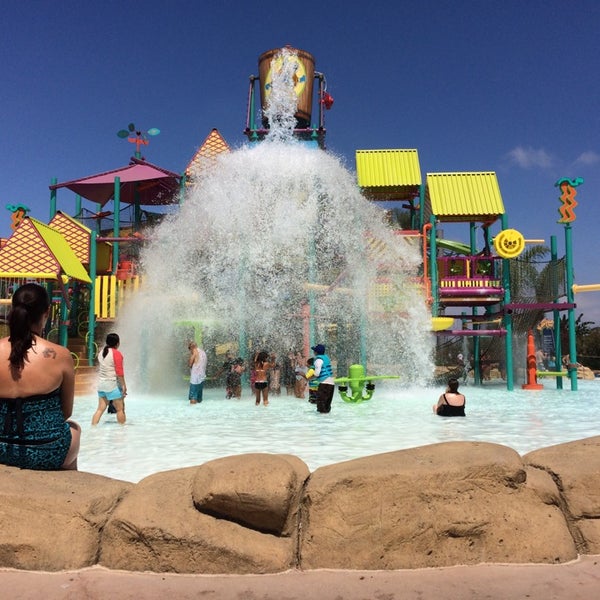 Photo taken at Aquatica San Diego, SeaWorld&#39;s Water Park by carlos s. on 6/29/2014