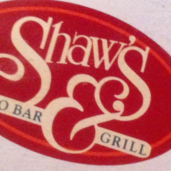 12/29/2013 tarihinde Patrick J.ziyaretçi tarafından Shaw&#39;s Patio Bar &amp; Grill'de çekilen fotoğraf