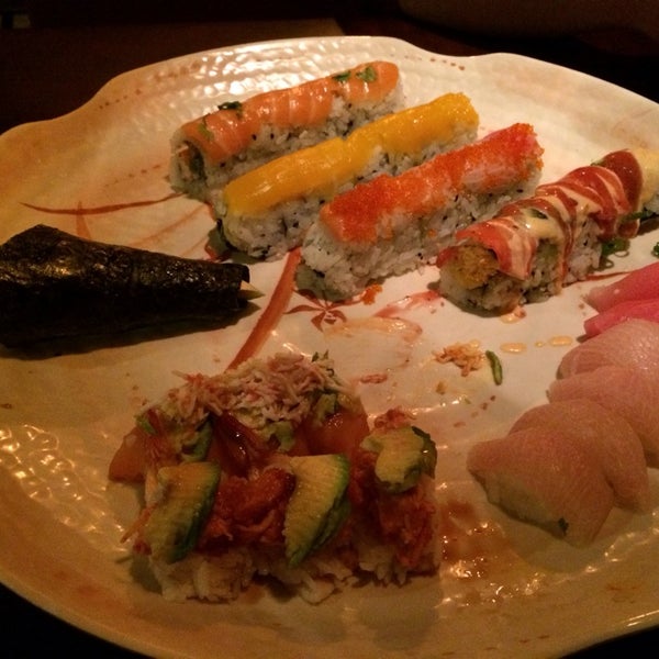 Foto diambil di Ijji Sushi oleh Mike C. pada 12/30/2013