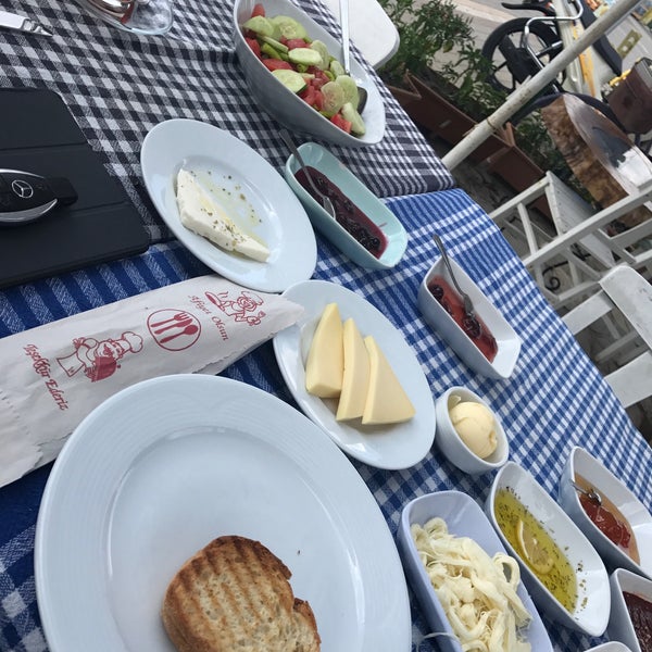 Foto tomada en Deniz Kızı Coffee &amp; Fast Food  por Onur K. el 8/16/2017