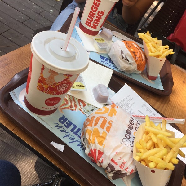 Foto scattata a Burger King da Rabiaa 0. il 8/21/2019
