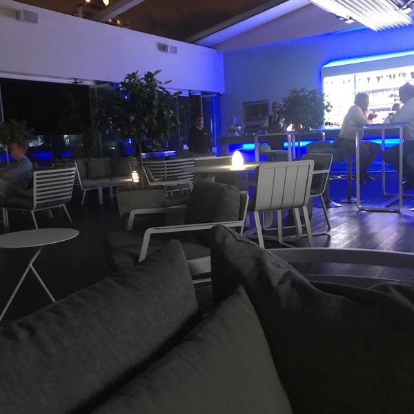 5/31/2018 tarihinde A. A. B.ziyaretçi tarafından The Ritz-Carlton Bleu Lounge &amp; Grill'de çekilen fotoğraf