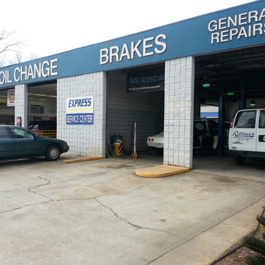 Changing express. Express oil change tire engineers.