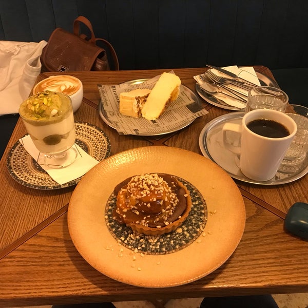 Foto scattata a Bosco caffè e tiramisù da Bahadır H. il 10/4/2022