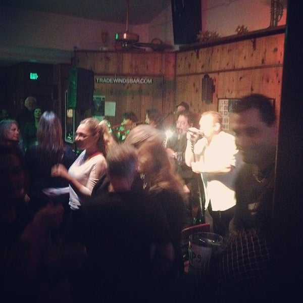 The Tradewinds Cotati'de Bar