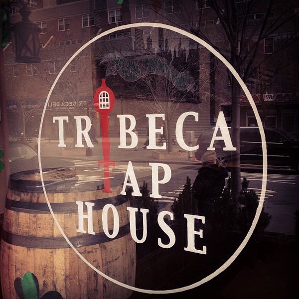 Foto diambil di Tribeca Tap House oleh Zach Peak P. pada 3/14/2013