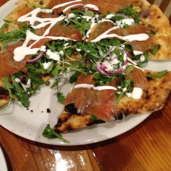 Das Foto wurde bei Frank&#39;s Pizza Napoletana von Jamie B. am 3/3/2013 aufgenommen