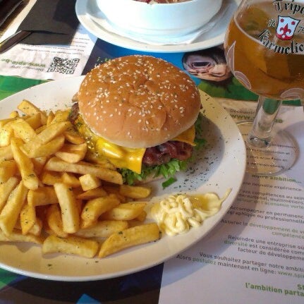 Order the 'Kubrick' burger or just go for a 'Tripel Karmeliet' on tap!