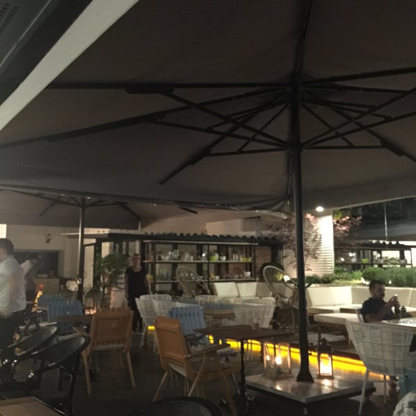Foto tomada en Boon Cafe &amp; Restaurant  por Kübra U. el 7/8/2015