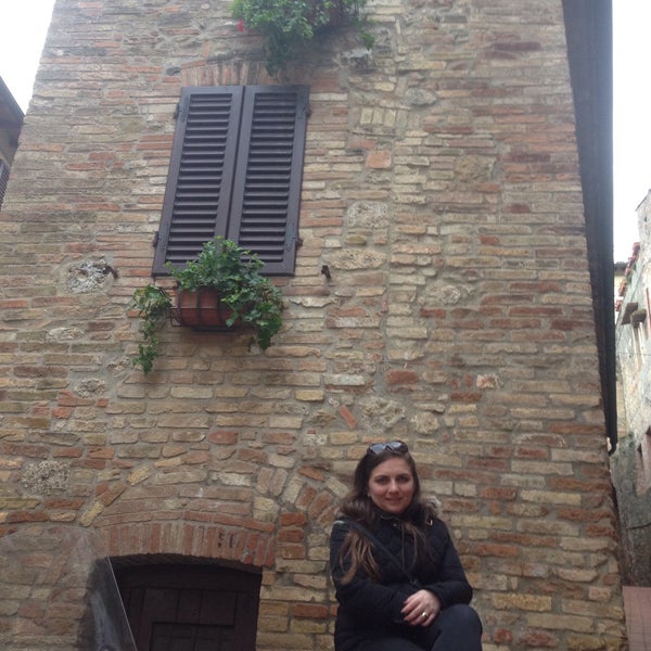 Photo taken at San Gimignano 1300 by izlem_harun A. on 3/16/2016