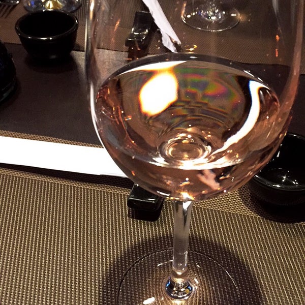 Очень вкусные и свежие роллы! Вино розовое понравилось, сделали скидку на него 50% приятная неожиданность!