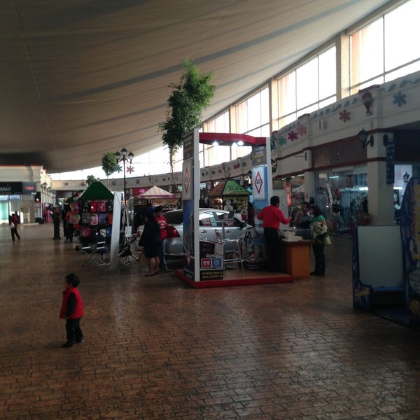 Plaza San Miguel Izcalli, México