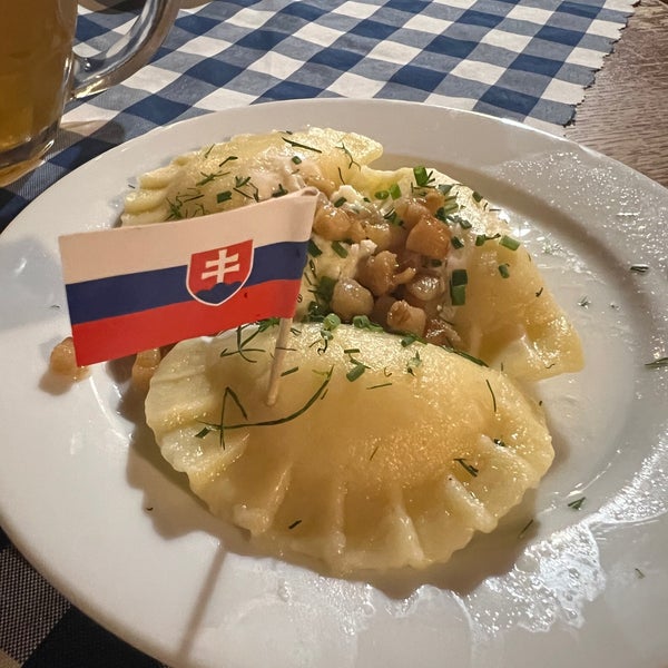 Foto scattata a Bratislava Flagship Restaurant da Anna L. il 8/13/2023