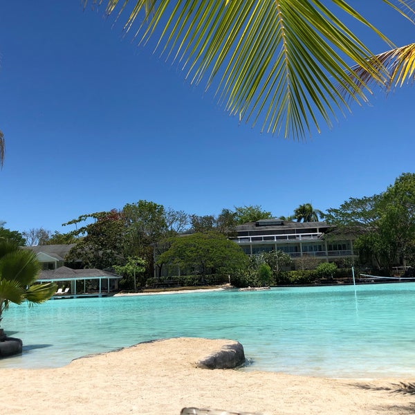 Photo taken at Plantation Bay Resort and Spa by PISA on 4/20/2019
