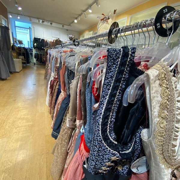 photos at leder fischer boutique in hackenviertel