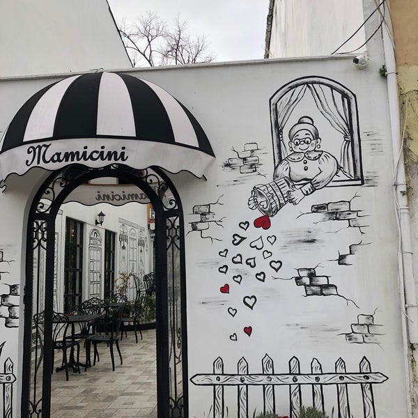 2/16/2020 tarihinde Beyhan Beste Z.ziyaretçi tarafından Mamicini Cafe'de çekilen fotoğraf