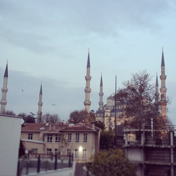 Das Foto wurde bei Sarnıç Hotel von Ertuğrul Ç. am 11/27/2016 aufgenommen