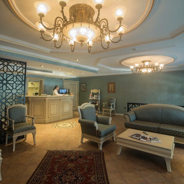Das Foto wurde bei Sarnıç Hotel von Ertuğrul Ç. am 10/15/2016 aufgenommen