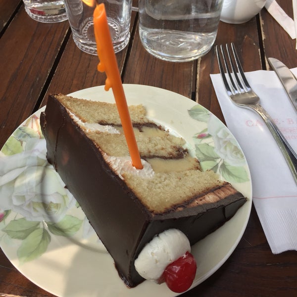 I ordered the Boston Cream cake and oh boy was it delicious! (My friend got their tea, which I recommend to get because it compliments the cake's sweetness.)