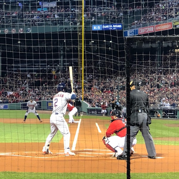 Foto tomada en Red Sox Team Store  por Emily M. el 10/14/2018