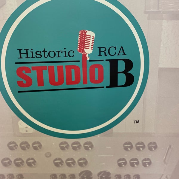 รูปภาพถ่ายที่ RCA Studio B โดย Emily M. เมื่อ 5/25/2019