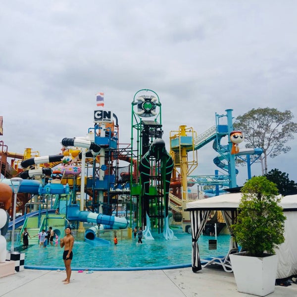 Photo taken at Cartoon Network Amazone Water Park by Mammy D. on 9/14/2019