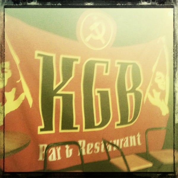 Foto scattata a KGB Bar &amp; Restaurant da David L. il 5/4/2013