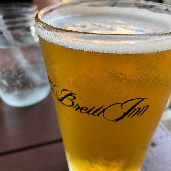 รูปภาพถ่ายที่ The Brew Inn โดย Sage Y. เมื่อ 5/29/2018
