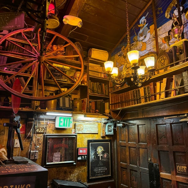 Foto scattata a World Famous Dark Horse Bar &amp; Grill da Sage Y. il 3/12/2024