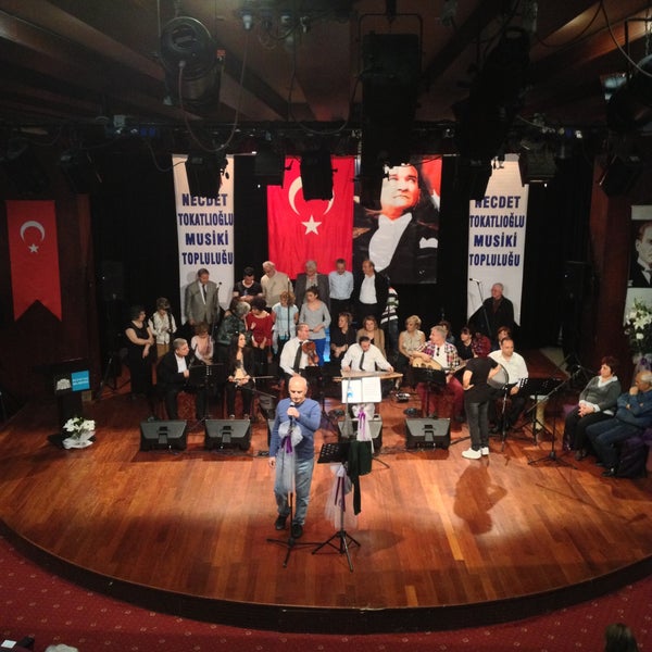 Photo prise au Akatlar Kültür Merkezi par Murat le4/24/2013