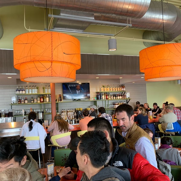 Photo taken at Snooze, an A.M. Eatery by Yechi E. on 5/21/2019
