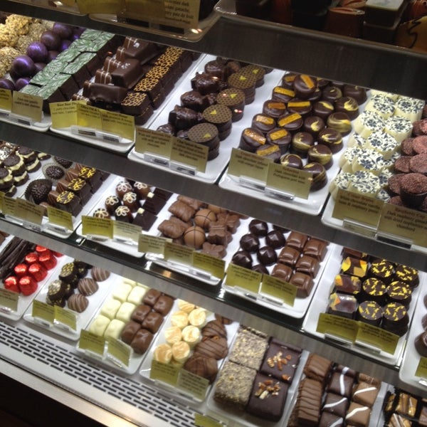 3/29/2014 tarihinde Yechi E.ziyaretçi tarafından Beacon Hill Chocolates'de çekilen fotoğraf