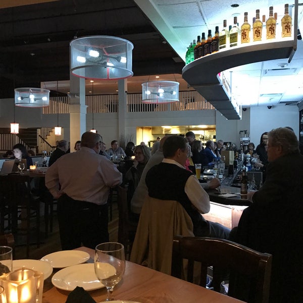 1/12/2018 tarihinde Rudy G.ziyaretçi tarafından Clintons Bar and Grille'de çekilen fotoğraf