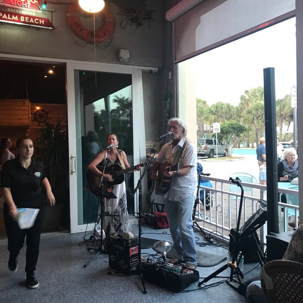Photo taken at Johnny Longboats by Rudy G. on 3/30/2018