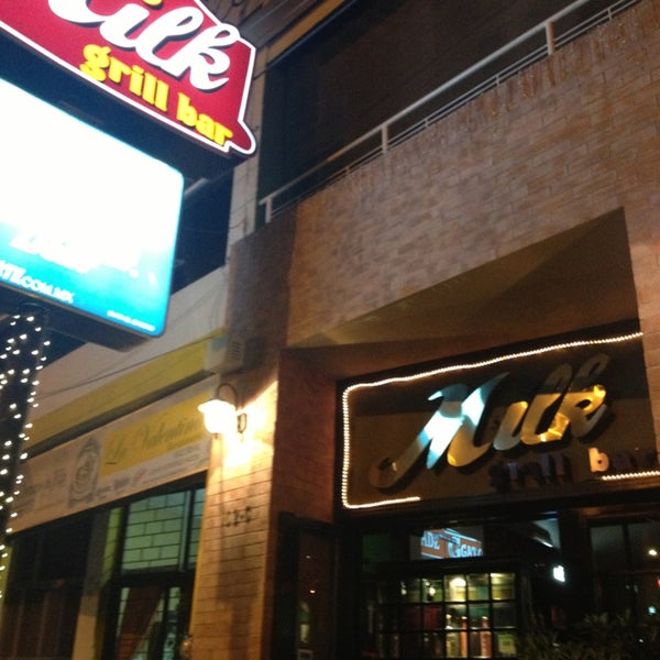 2/18/2013 tarihinde La Goreziyaretçi tarafından MILK Grill Bar'de çekilen fotoğraf