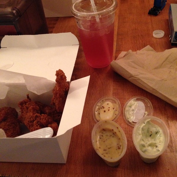 Foto tomada en Wishbone Craft Fried Chicken  por William M. el 8/5/2014