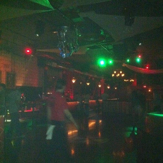 Foto scattata a The Loft Nightclub da GREGORY R. il 10/22/2011