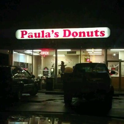 10/16/2011 tarihinde Joseph G.ziyaretçi tarafından Paula&#39;s Donuts'de çekilen fotoğraf