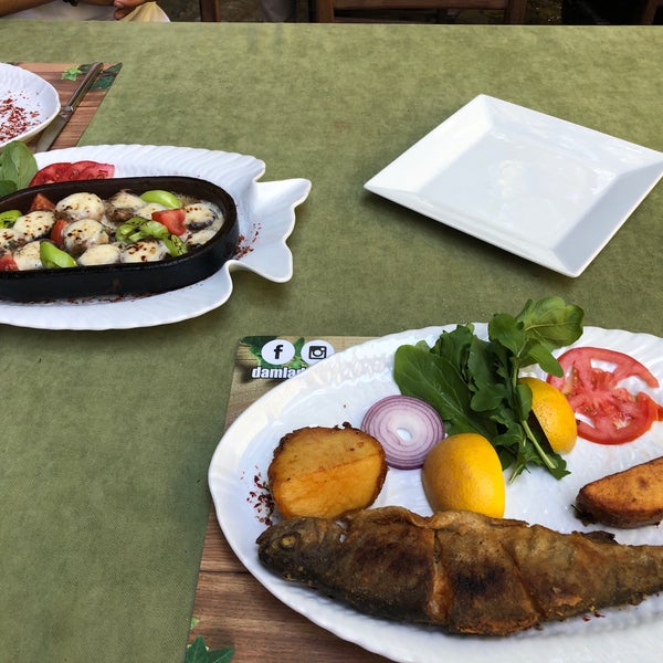 Foto tomada en Damla Restaurant  por merveOzkan Ersoy el 6/23/2019